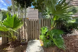 308 3rd Ct, Palm Beach Gardens, FL 33410 - Photo 2