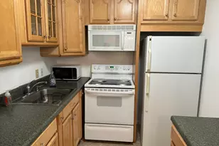 2 Canterbury A, West Palm Beach, FL 33417 - Photo 2