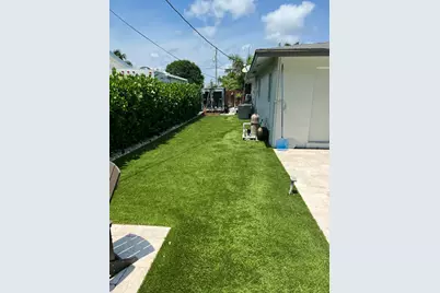 1072 SW 25th Avenue, Boynton Beach, FL 33426 - Photo 4
