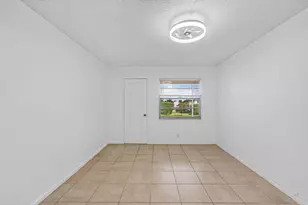 4028 Hythe B, Boca Raton, FL 33434 - Photo 6