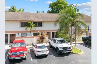 4206 SW 70th Terrace #4206, Davie, FL 33314 - Photo 2