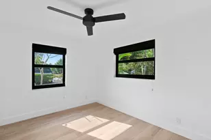 241 NE 10th St, Delray Beach, FL 33444 - Photo 6