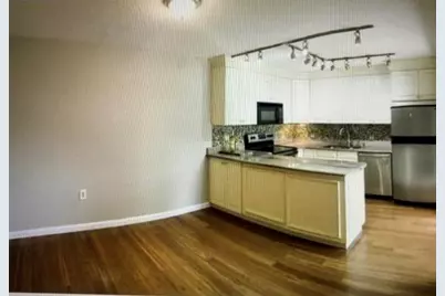 1700 Embassy Drive #105, West Palm Beach, FL 33401 - Photo 2