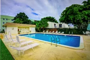 1700 Embassy Dr, West Palm Beach, FL 33401 - Photo 10