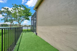 10469 Whitewind Circle, Boynton Beach, FL 33473 - Photo 38