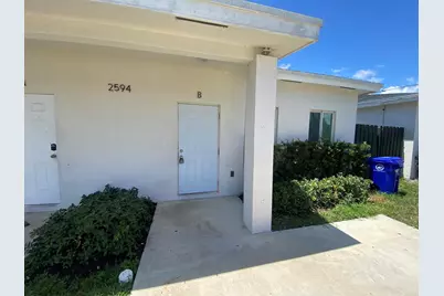2594 NW 20th Street #B, Fort Lauderdale, FL 33311 - Photo 1