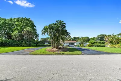 4580 Glenwood Drive, Coconut Creek, FL 33066 - Photo 2