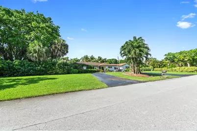 4580 Glenwood Drive, Coconut Creek, FL 33066 - Photo 2