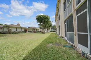 400 Village Green Cir W, Palm Springs, FL 33461 - Photo 28