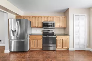139 Royal Pine Cir S, Royal Palm Beach, FL 33411 - Photo 8