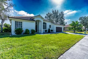 1255 SW Maplewood Dr, Port Saint Lucie, FL 34986 - Photo 6