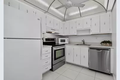 40 Burgundy A, Delray Beach, FL 33484 - Photo 14