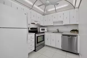 40 Burgundy A, Delray Beach, FL 33484 - Photo 14