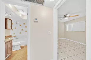 221 NW 43rd Pl, Deerfield Beach, FL 33064 - Photo 8