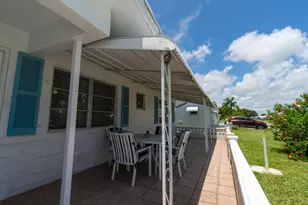 715 SW 18th St, Boynton Beach, FL 33426 - Photo 2