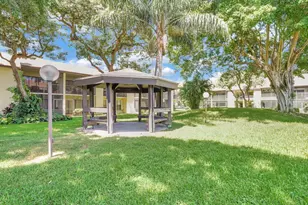 2011 SW 15th St, Deerfield Beach, FL 33442 - Photo 28