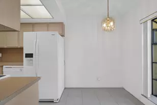2011 SW 15th St, Deerfield Beach, FL 33442 - Photo 18