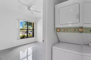 2011 SW 15th St, Deerfield Beach, FL 33442 - Photo 16