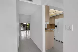 2011 SW 15th St, Deerfield Beach, FL 33442 - Photo 16