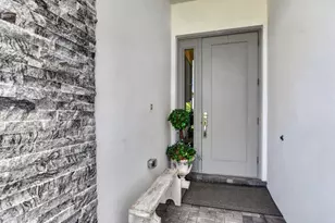 17333 Rainstream Rd, Boca Raton, FL 33496 - Photo 4