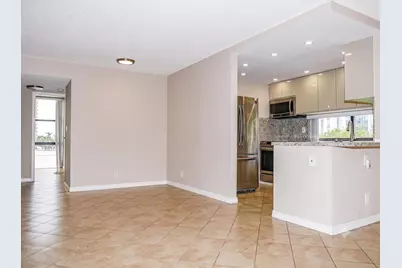 17021 N Bay Road #529, Sunny Isles Beach, FL 33160 - Photo 1