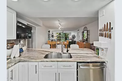 2811 Village Boulevard #302, West Palm Beach, FL 33409 - Photo 8