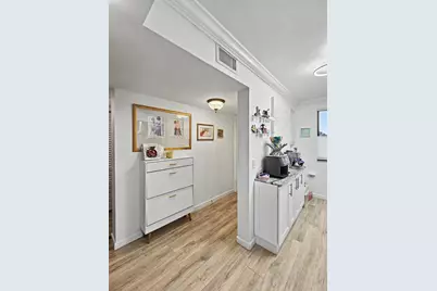 2811 Village Boulevard #302, West Palm Beach, FL 33409 - Photo 10