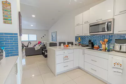 7690 W 29th Way #202, Hialeah, FL 33018 - Photo 4