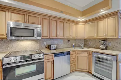 3850 Washington Street #812, Hollywood, FL 33021 - Photo 18