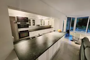 1000 Quayside Terrace, Miami, FL 33138 - Photo 10
