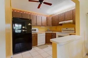 318 Pine Ridge Cir, Greenacres, FL 33463 - Photo 12