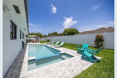 526 Linnet Circle, Delray Beach, FL 33444 - Photo 2