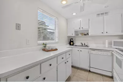 65 Saxony B, Delray Beach, FL 33446 - Photo 2