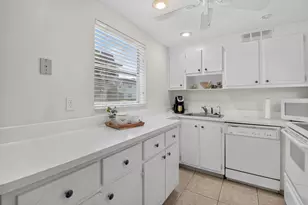 65 Saxony B, Delray Beach, FL 33446 - Photo 2