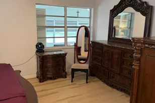 127 Lake Rebecca Dr, West Palm Beach, FL 33411 - Photo 8
