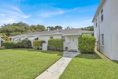 10084 Meridian Way N #4, Palm Beach Gardens, FL 33410 - Photo 1