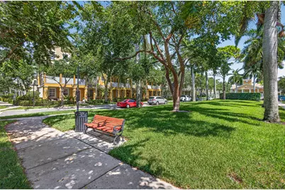 128 W Royal Palm Circle #101, Jupiter, FL 33458 - Photo 4