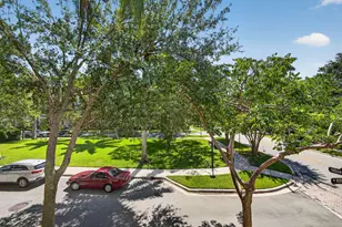 128 W Royal Palm Cir, Jupiter, FL 33458 - Photo 12