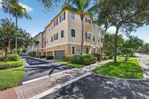 128 W Royal Palm Cir, Jupiter, FL 33458 - Photo 6