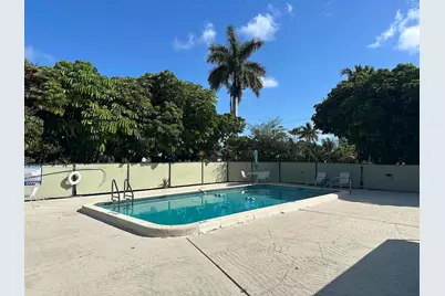 505 Spencer Drive #407, West Palm Beach, FL 33409 - Photo 4