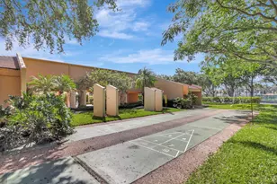 6048 Coral Lake Dr, Margate, FL 33063 - Photo 26