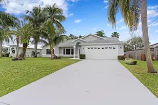272 SW Carter Ave, Port Saint Lucie, FL 34983 - Photo 1