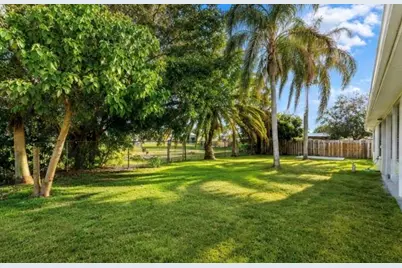 272 SW Carter Avenue, Port Saint Lucie, FL 34983 - Photo 10