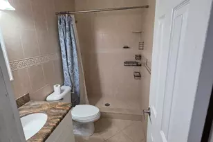 10046 Winding Lake Rd, Sunrise, FL 33351 - Photo 20