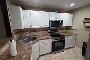 10046 Winding Lake Rd, Sunrise, FL 33351 - Photo 8