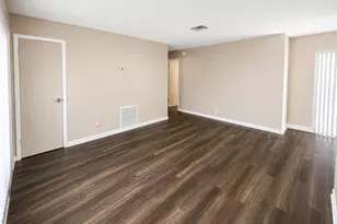 4125 Woodside Dr, Coral Springs, FL 33065 - Photo 4