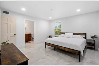 836 SE 20th Avenue SE, Deerfield Beach, FL 33441 - Photo 14