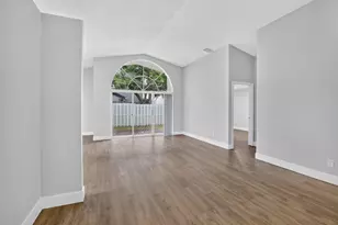 1371 SW 181st Ave, Pembroke Pines, FL 33029 - Photo 20