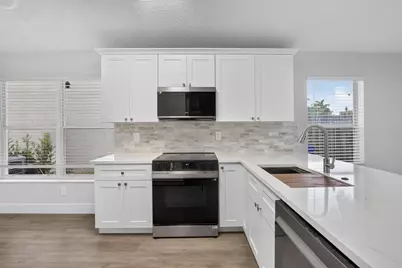 1371 SW 181st Avenue, Pembroke Pines, FL 33029 - Photo 6