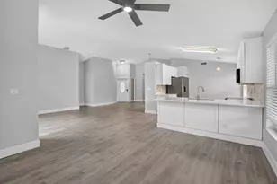 1371 SW 181st Ave, Pembroke Pines, FL 33029 - Photo 4